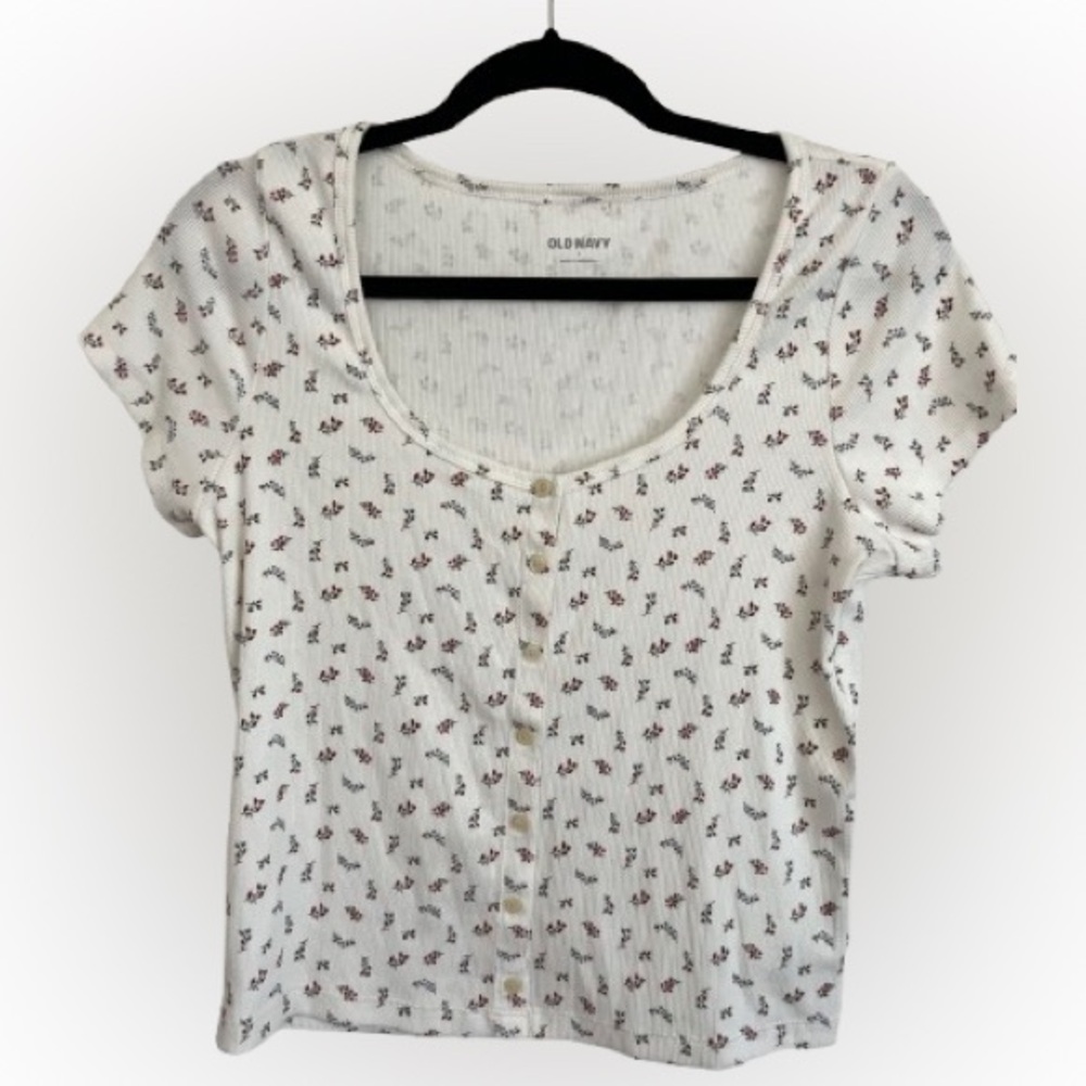 Old Navy Rib-Knit Button-Down Top Color: White Floral Size L